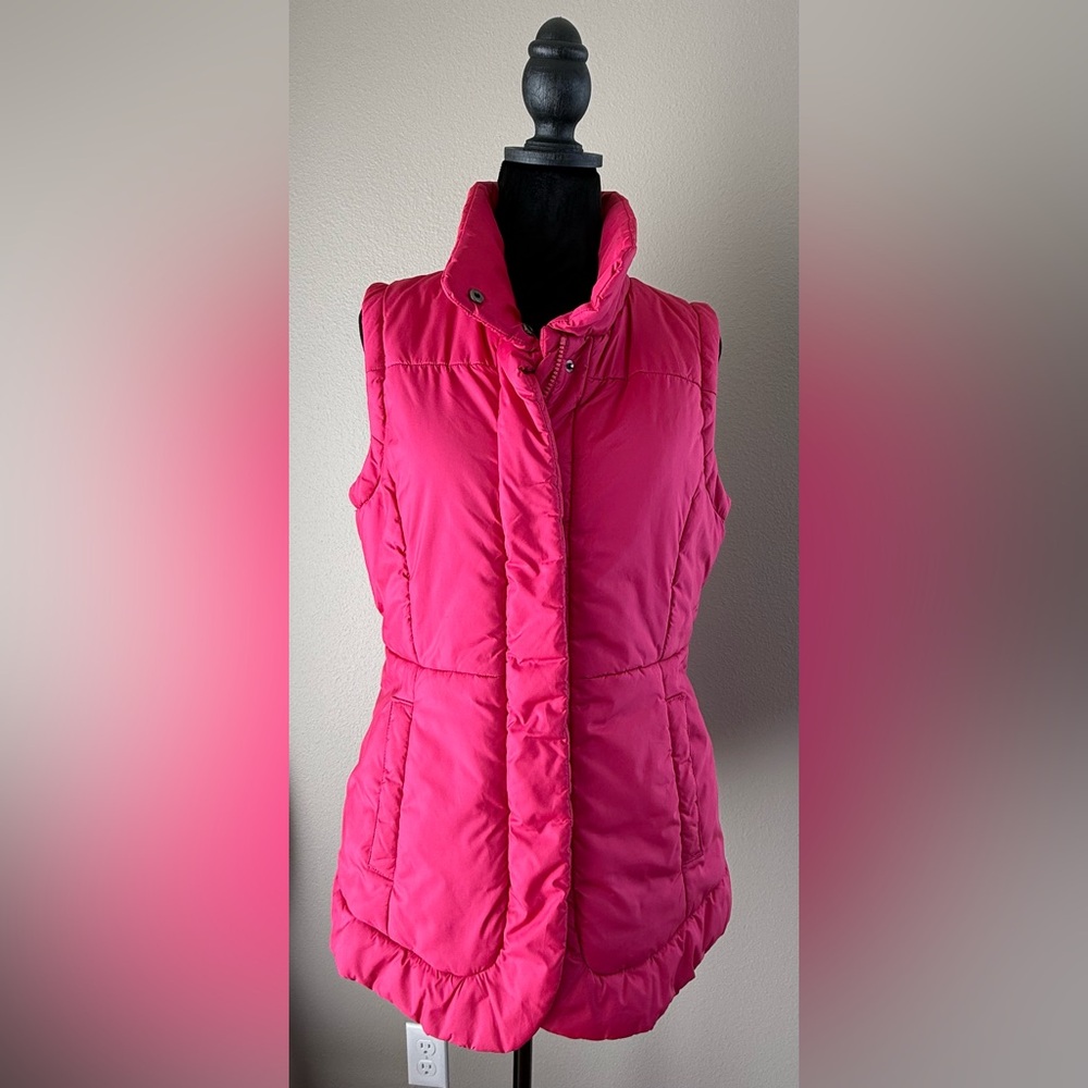 Women's Pink Puffer Vest. Size M